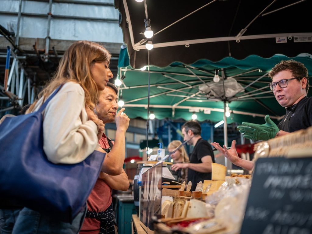 Private Tour : Eat British foods & See Thirty Top sights