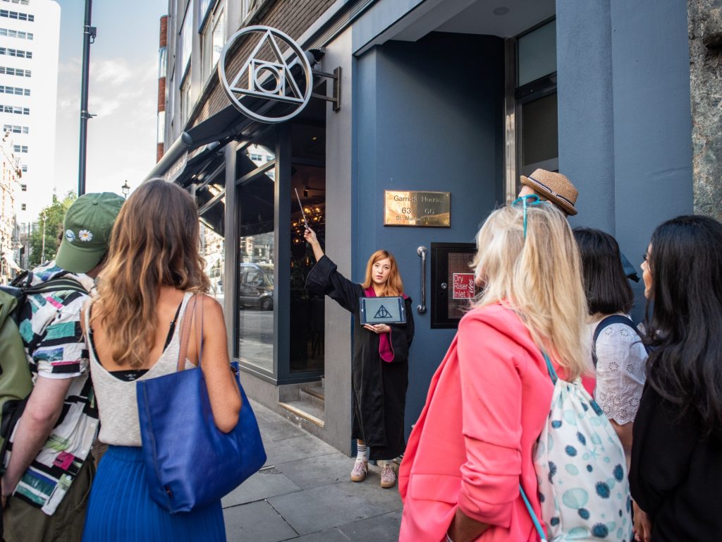 Wizarding’s London – Private 18+ Adults Tour with Cocktail!
